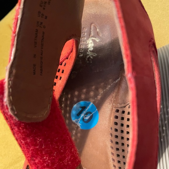 Clark’s red shoes - Picture 3 of 3